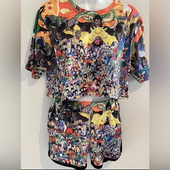 Custom-themed crop top shorts set - Picture 2 of 5